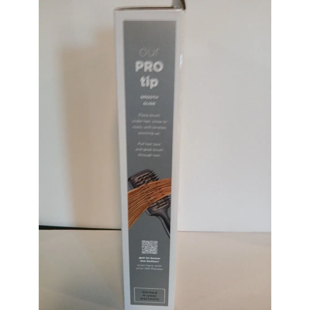 Conair Infiniti Pro Diamond Infused Ceramic Hot Brush Smooth and Shine - NIB